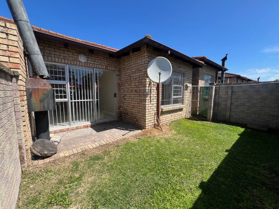 To Let 2 Bedroom Property for Rent in Walmer Heights Eastern Cape